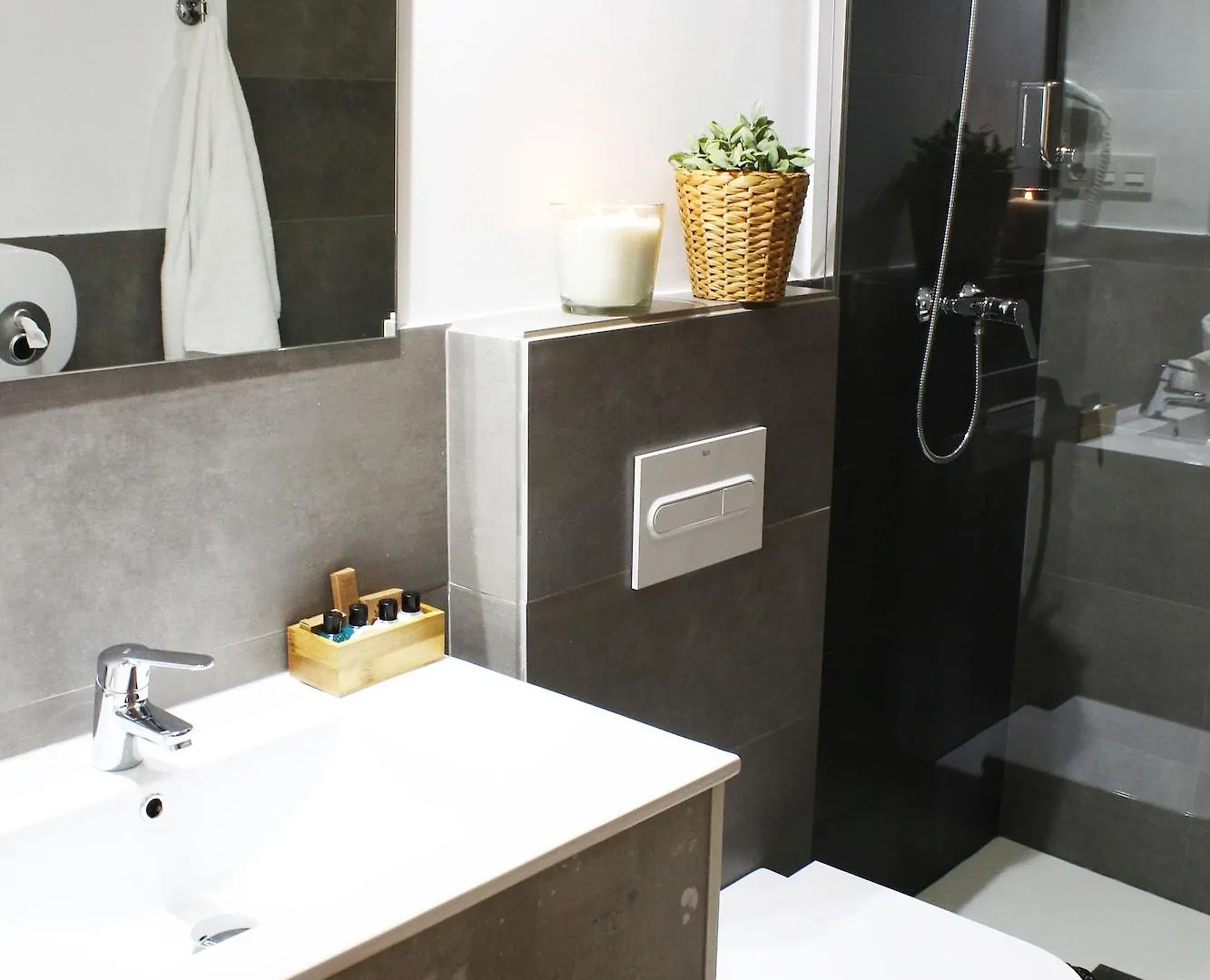 Nest Flats Granada Apartment 0*,  Spain