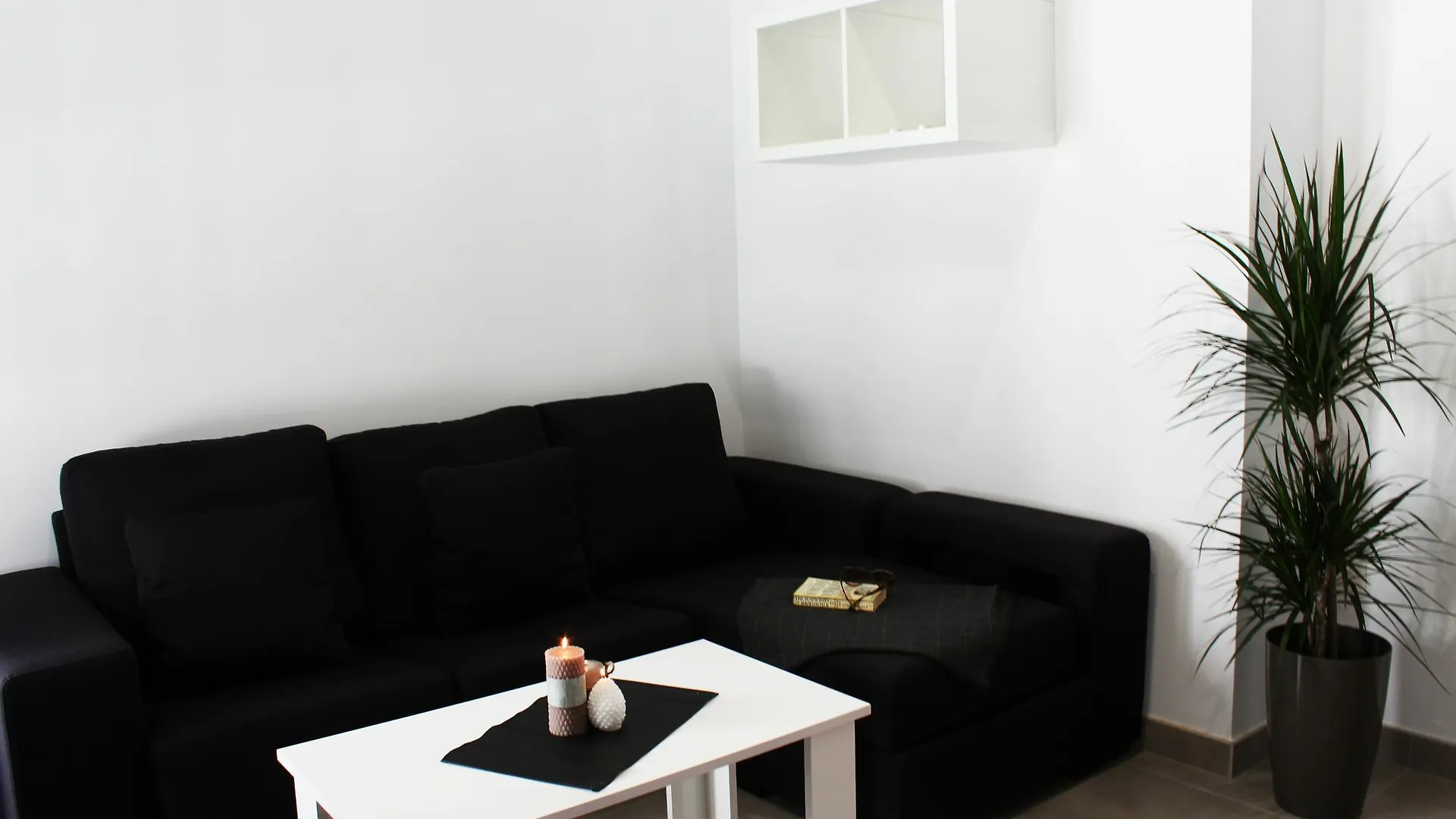 Nest Flats Granada Apartment