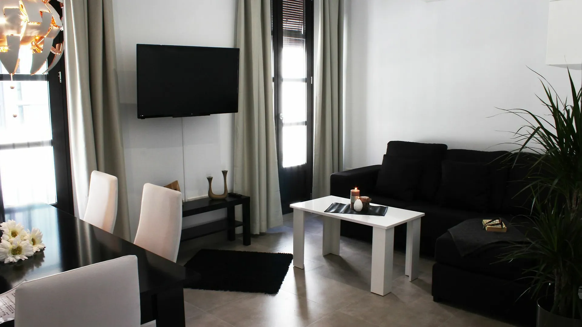 Nest Flats Granada Apartment